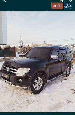 Внедорожник / Кроссовер Mitsubishi Pajero 2007 в Сумах