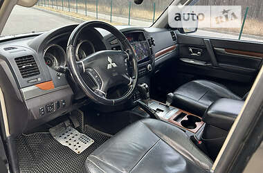 Внедорожник / Кроссовер Mitsubishi Pajero 2008 в Харькове