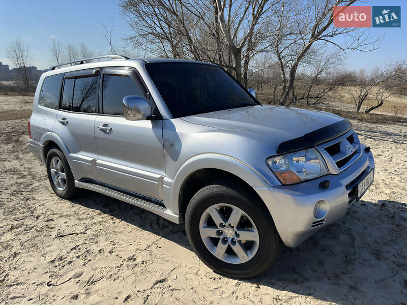 Внедорожник / Кроссовер Mitsubishi Pajero 2005 в Черкассах
