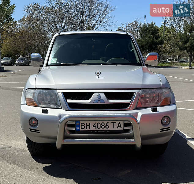 Внедорожник / Кроссовер Mitsubishi Pajero 2003 в Одессе