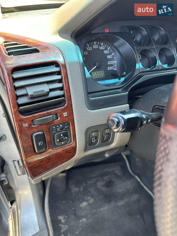 Внедорожник / Кроссовер Mitsubishi Pajero 2003 в Одессе