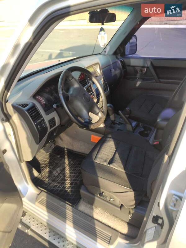 Внедорожник / Кроссовер Mitsubishi Pajero 2001 в Измаиле