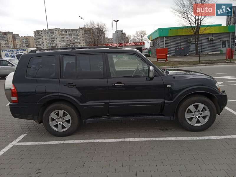 Внедорожник / Кроссовер Mitsubishi Pajero 2006 в Киеве