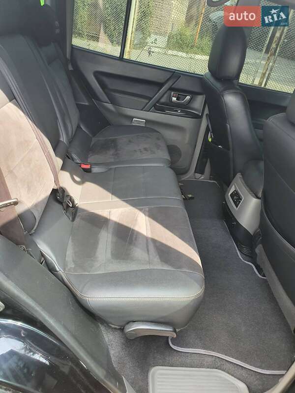 Внедорожник / Кроссовер Mitsubishi Pajero 2005 в Львове