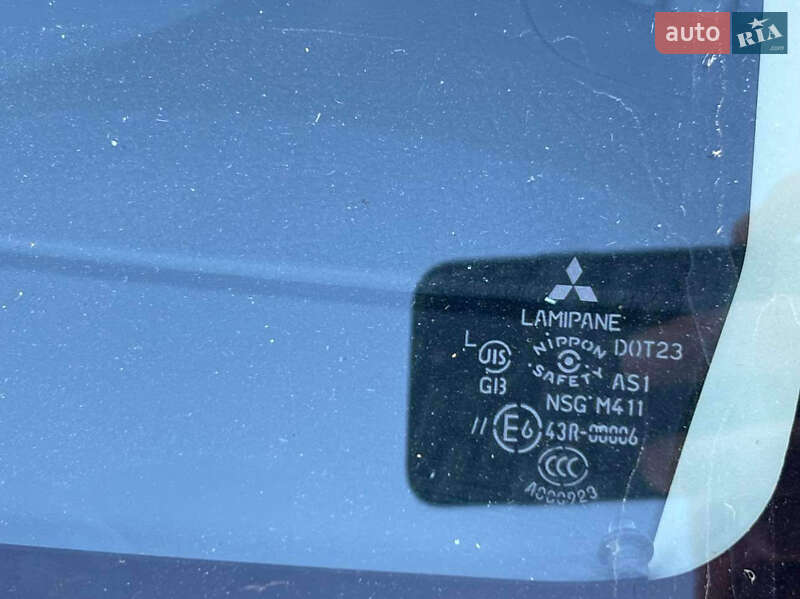 Внедорожник / Кроссовер Mitsubishi Pajero 2013 в Ровно фото 17 Внедорожник / Кроссовер Mitsubishi Pajero 2013 в Ровно