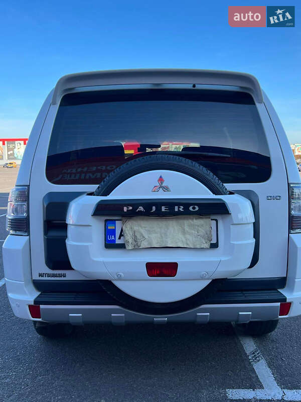 Внедорожник / Кроссовер Mitsubishi Pajero 2013 в Ровно фото 30 Внедорожник / Кроссовер Mitsubishi Pajero 2013 в Ровно