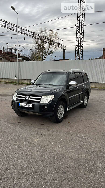 Внедорожник / Кроссовер Mitsubishi Pajero 2008 в Сваляве