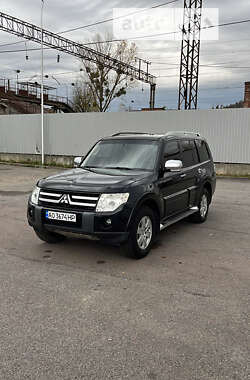 Внедорожник / Кроссовер Mitsubishi Pajero 2008 в Сваляве