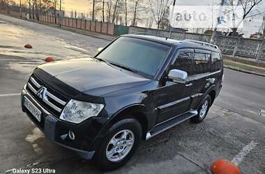 Позашляховик / Кросовер Mitsubishi Pajero 2007 в Києві