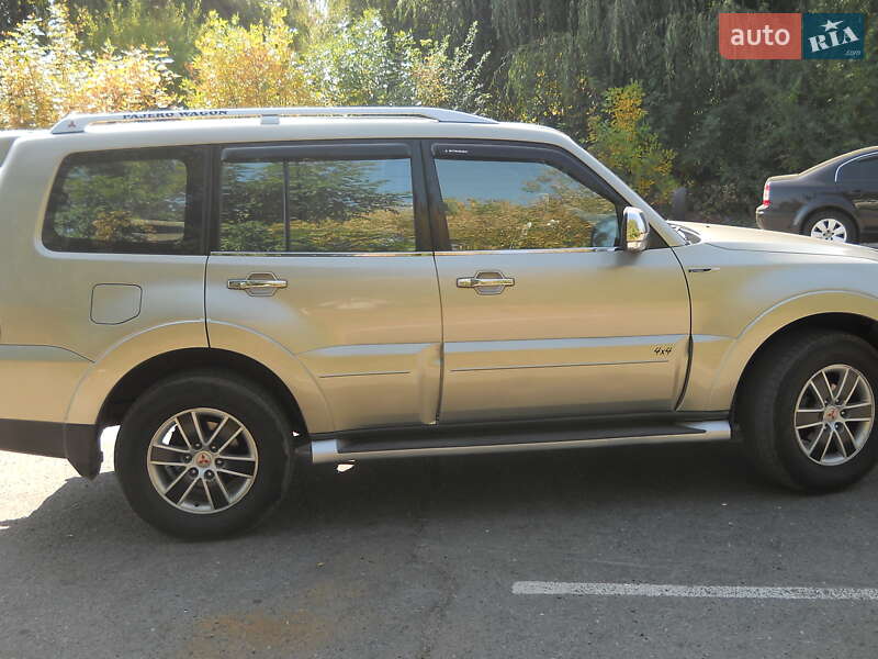 Внедорожник / Кроссовер Mitsubishi Pajero 2008 в Полтаве