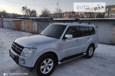 Внедорожник / Кроссовер Mitsubishi Pajero 2007 в Харькове