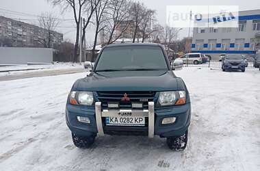 Внедорожник / Кроссовер Mitsubishi Pajero 2001 в Киеве