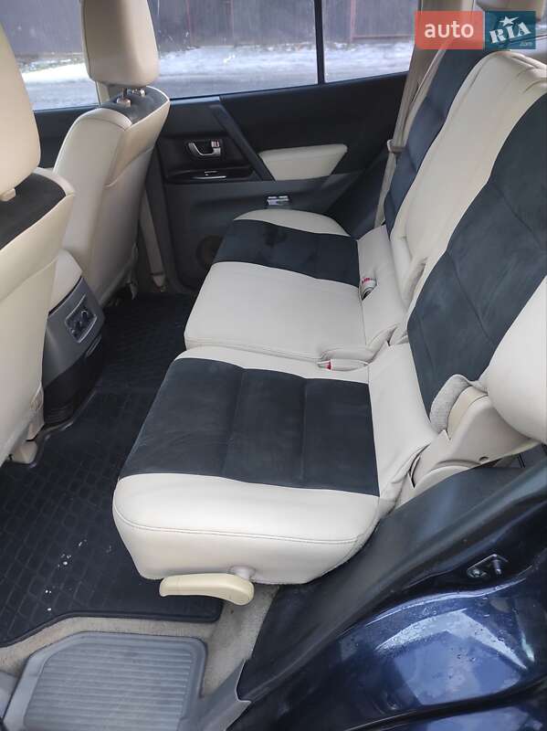 Внедорожник / Кроссовер Mitsubishi Pajero 2003 в Харькове