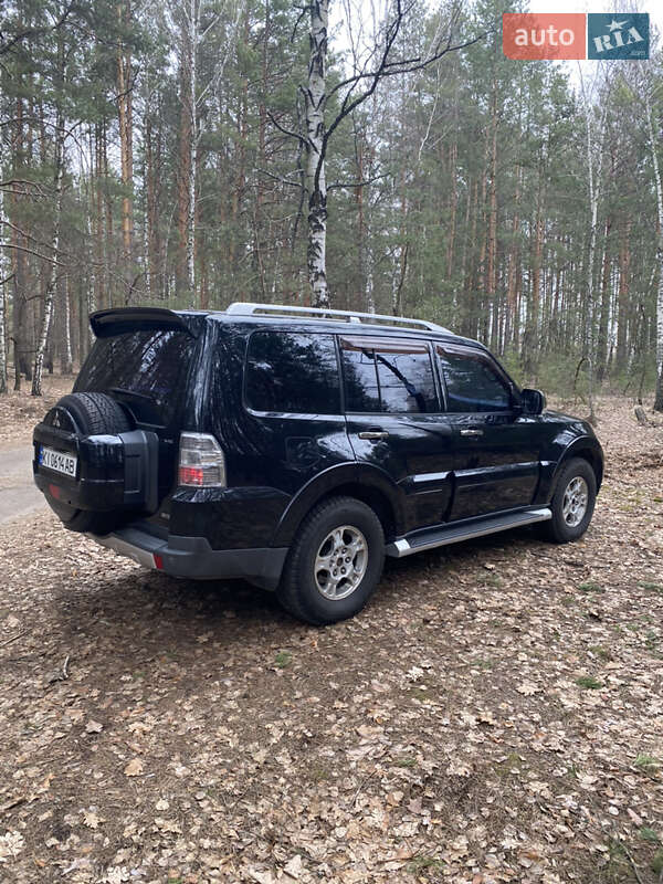 Позашляховик / Кросовер Mitsubishi Pajero 2007 в Києві