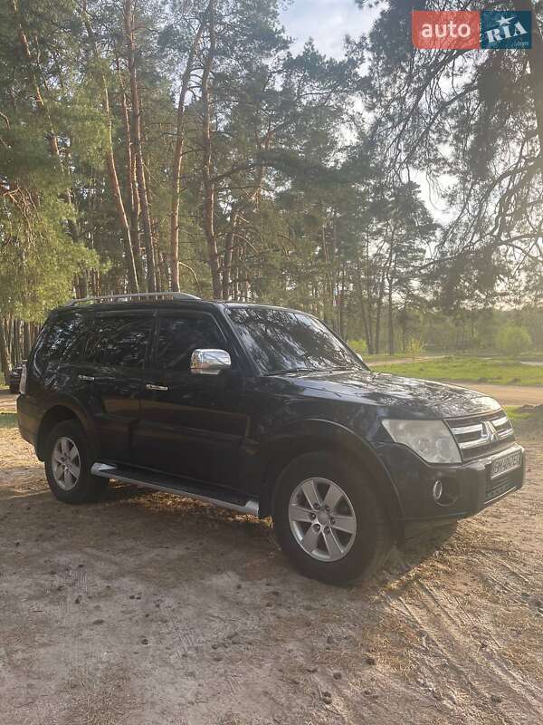 Внедорожник / Кроссовер Mitsubishi Pajero 2008 в Сумах