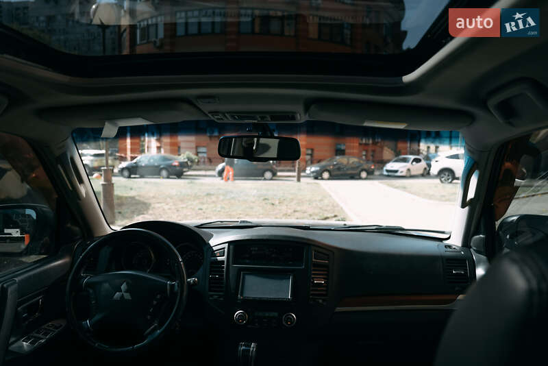 Внедорожник / Кроссовер Mitsubishi Pajero 2008 в Киеве