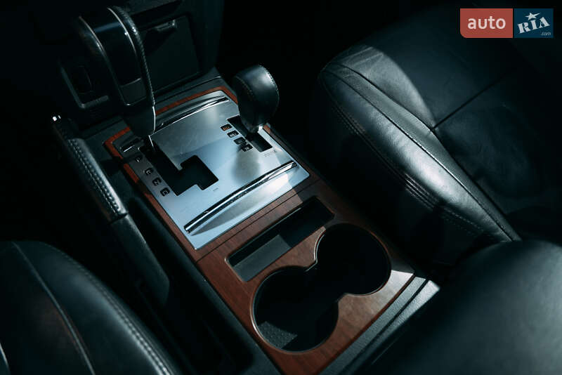 Внедорожник / Кроссовер Mitsubishi Pajero 2008 в Киеве