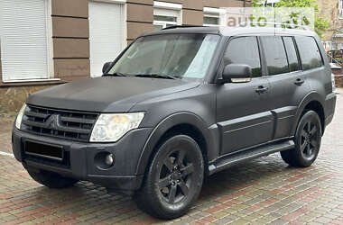 Внедорожник / Кроссовер Mitsubishi Pajero 2007 в Киеве