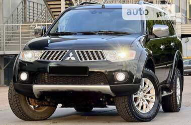 Позашляховик / Кросовер Mitsubishi Pajero 2012 в Одесі