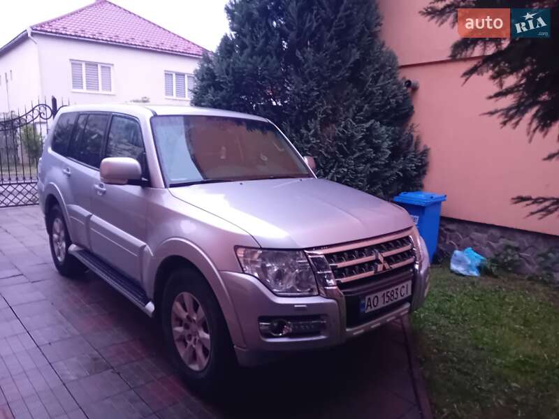 Mitsubishi Pajero 2015