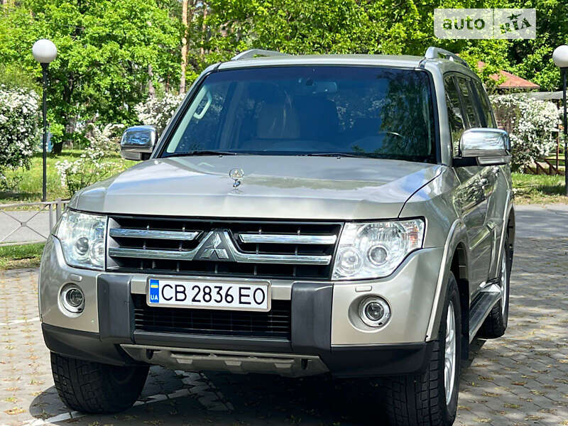 Внедорожник / Кроссовер Mitsubishi Pajero 2008 в Киеве