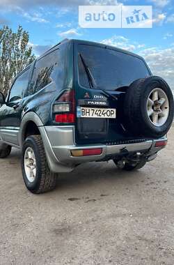 Внедорожник / Кроссовер Mitsubishi Pajero 2001 в Снигиревке