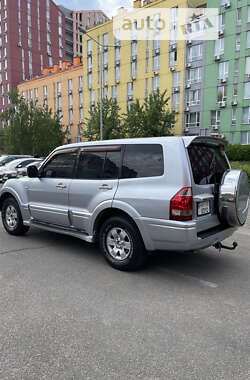 Внедорожник / Кроссовер Mitsubishi Pajero 2003 в Киеве