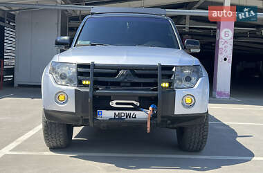 Внедорожник / Кроссовер Mitsubishi Pajero 2007 в Киеве