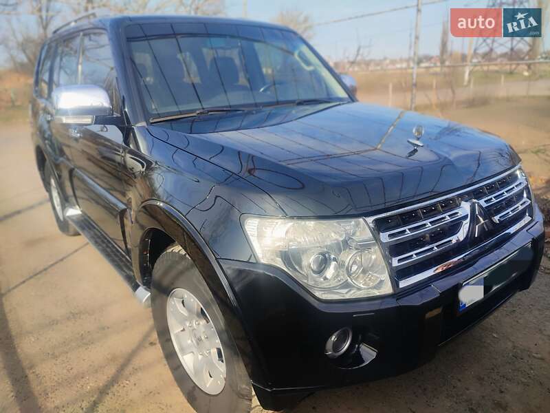 Внедорожник / Кроссовер Mitsubishi Pajero 2007 в Новом Буге