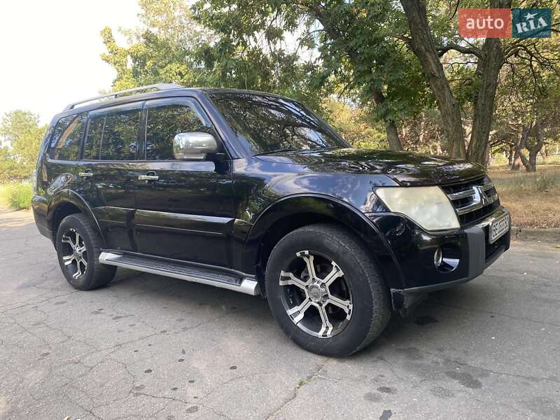 Внедорожник / Кроссовер Mitsubishi Pajero 2007 в Николаеве