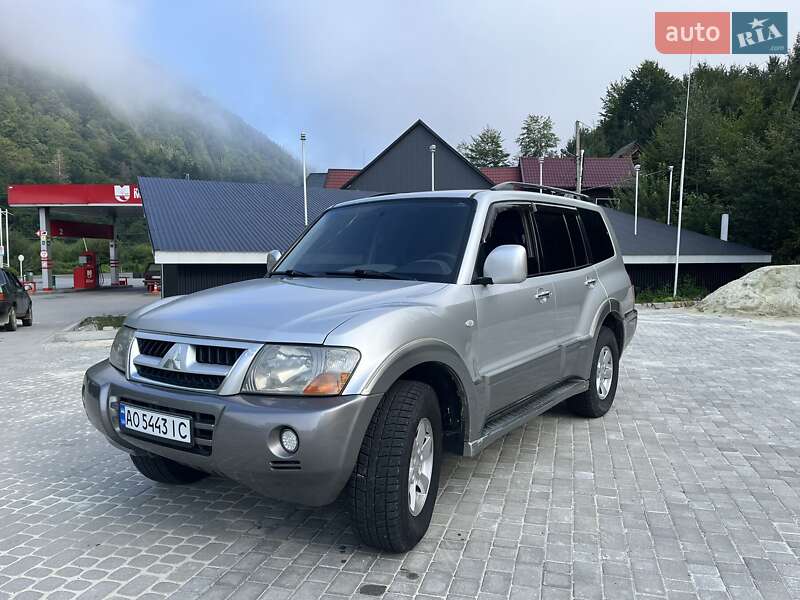 Позашляховик / Кросовер Mitsubishi Pajero 2003 в 