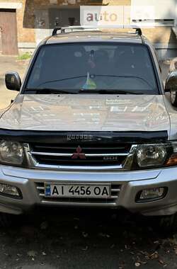 Позашляховик / Кросовер Mitsubishi Pajero 2000 в Києві