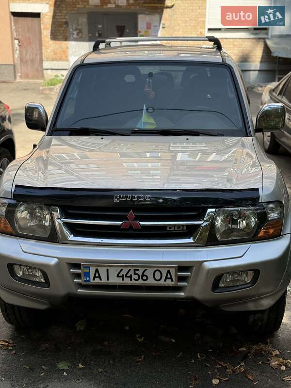 Mitsubishi Pajero 2000