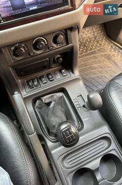 Внедорожник / Кроссовер Mitsubishi Pajero 2000 в 