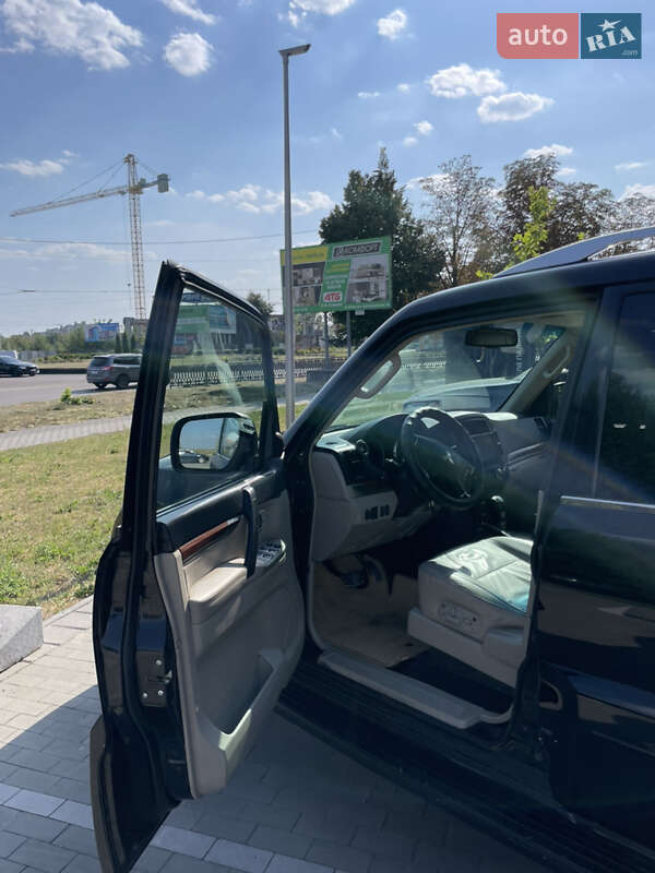 Внедорожник / Кроссовер Mitsubishi Pajero 2007 в Вараше
