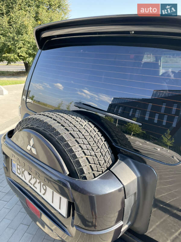 Внедорожник / Кроссовер Mitsubishi Pajero 2007 в Вараше