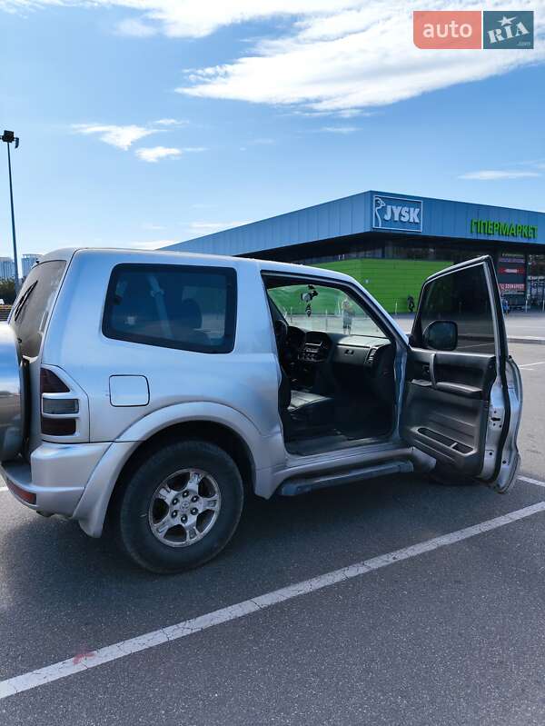 Внедорожник / Кроссовер Mitsubishi Pajero 2000 в Киеве