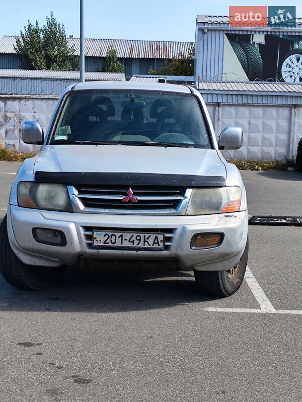 Внедорожник / Кроссовер Mitsubishi Pajero 2000 в Киеве