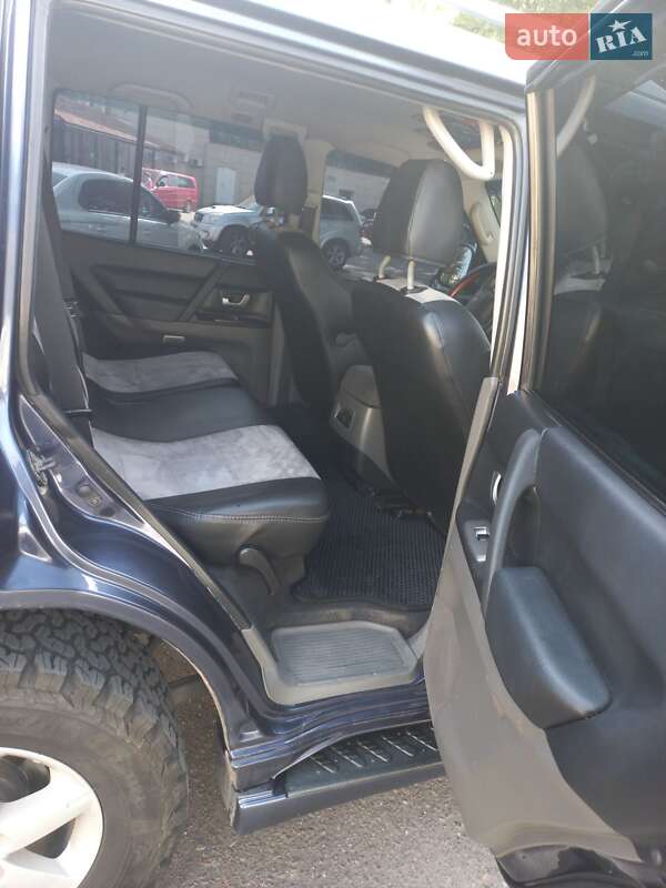 Внедорожник / Кроссовер Mitsubishi Pajero 2006 в Николаеве фото 9 Внедорожник / Кроссовер Mitsubishi Pajero 2006 в Николаеве
