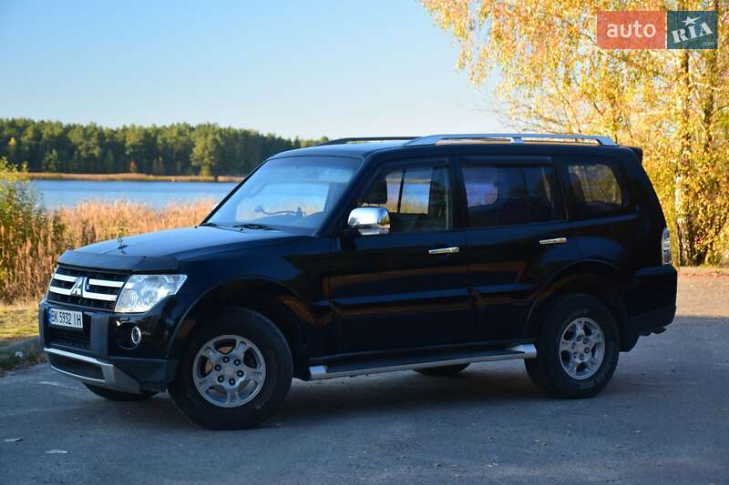 Внедорожник / Кроссовер Mitsubishi Pajero 2007 в Рокитном