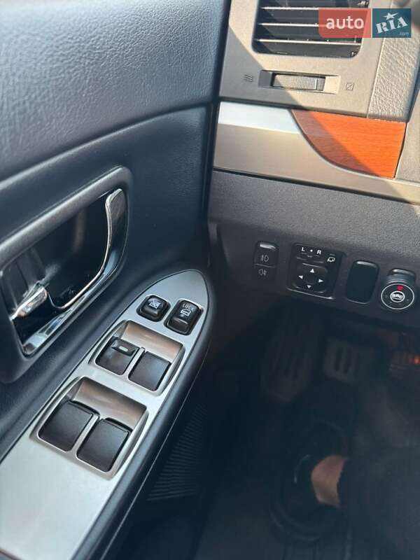 Внедорожник / Кроссовер Mitsubishi Pajero 2007 в Черновцах