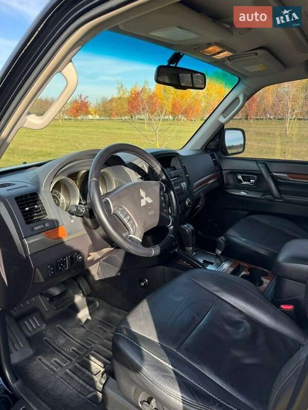 Внедорожник / Кроссовер Mitsubishi Pajero 2007 в Черновцах