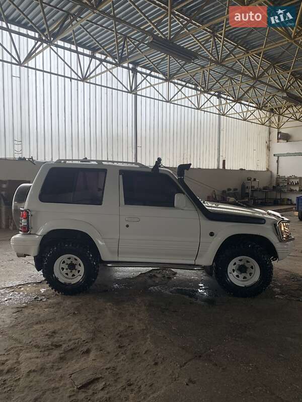 Внедорожник / Кроссовер Mitsubishi Pajero 1991 в Кролевце