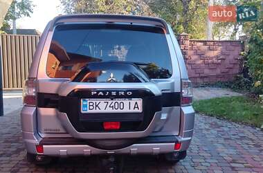 Внедорожник / Кроссовер Mitsubishi Pajero 2014 в Ровно