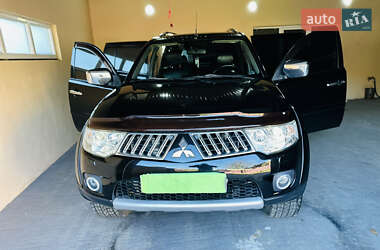 Внедорожник / Кроссовер Mitsubishi Pajero 2011 в Солотвине