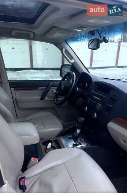 Позашляховик / Кросовер Mitsubishi Pajero 2007 в 
