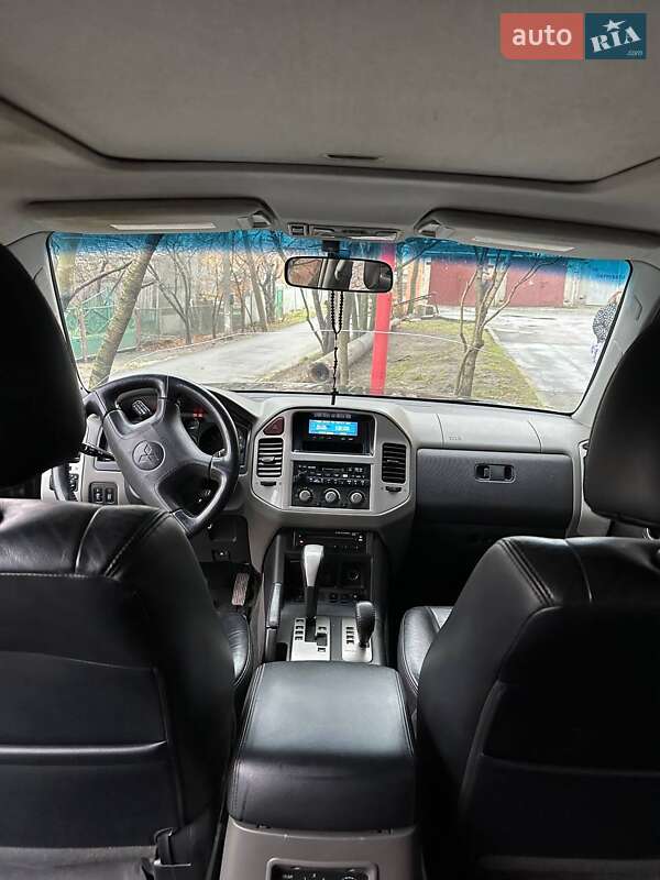 Внедорожник / Кроссовер Mitsubishi Pajero 2004 в Хмельницком