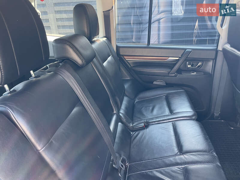 Внедорожник / Кроссовер Mitsubishi Pajero 2008 в Владимире