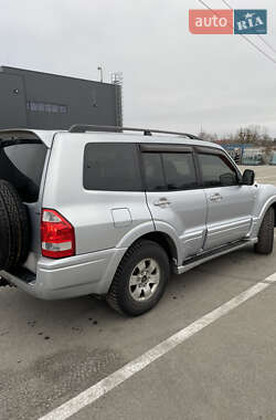 Позашляховик / Кросовер Mitsubishi Pajero 2004 в Києві