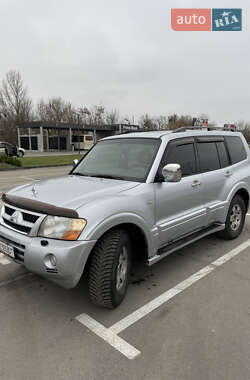 Позашляховик / Кросовер Mitsubishi Pajero 2004 в Києві